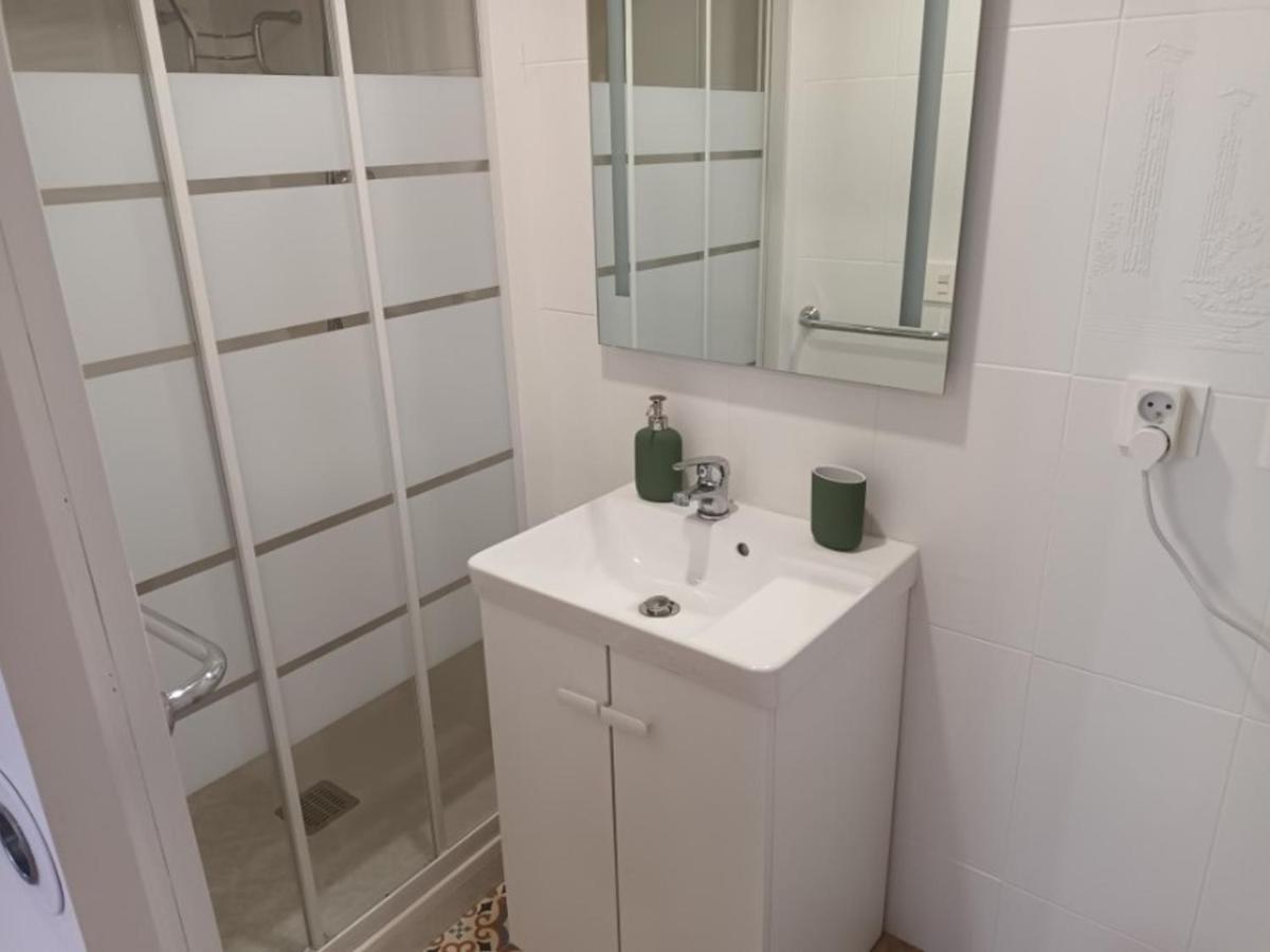 Appartement T2 Renove, Centre-Ville Hendaye, Proche Baie, Sans Ascenseur, Balcon, Calme, Wifi Non Inclus - Fr-1-239-850 Exterior photo